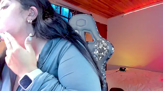 Snapshot of coraline_latin chatting on January 2025 09:58:02 PM coraline latin online show from January 2025 09:58:02 PM