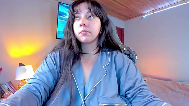 Snapshot of coraline_latin chatting on January 2025 09:35:02 PM coraline latin online show from January 2025 09:35:02 PM
