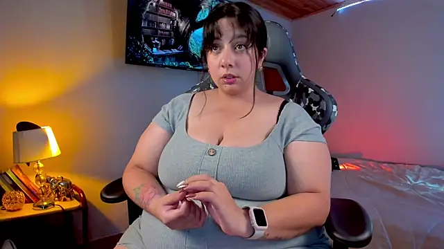 Snapshot of coraline_latin chatting on January 2025 01:44:01 AM coraline latin online show from January 2025 01:44:01 AM