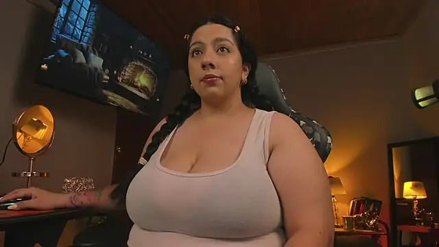 Snapshot of coraline_latin chatting on February 2025 01:32:01 AM coraline latin online show from February 2025 01:32:01 AM