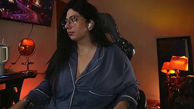 Snapshot of coraline_latin chatting on October 2025 04:17:01 PM coraline latin online show from October 2025 04:17:01 PM