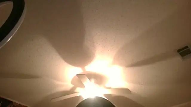 Snapshot of EnticingAaliyah chatting on April 2026 12:11:02 PM EnticingAaliyah online show from April 2026 12:11:02 PM