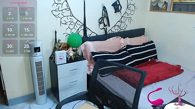 Snapshot of WildestTwink chatting on November 2025 07:14:02 PM WildestTwink online show from November 2025 07:14:02 PM