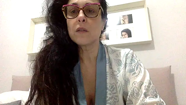 crudeliafrancy online show from March 2026 05:20:01 PM