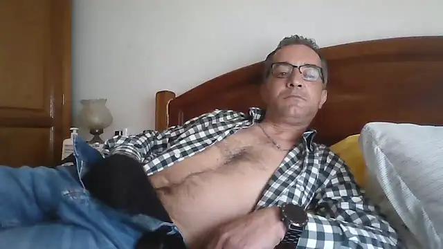 CarlosRocha73 online show from April 2026 04:13:01 PM