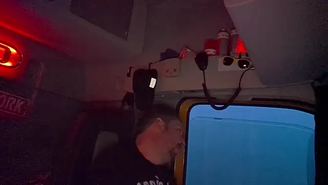 Snapshot of ktmtom247 chatting on April 2026 05:43:02 PM ktmtom247 online show from April 2026 05:43:02 PM