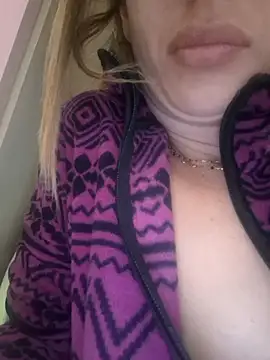 Snapshot of fammefatale1987 chatting on November 2025 01:17:02 PM fammefatale1987 online show from November 2025 01:17:02 PM