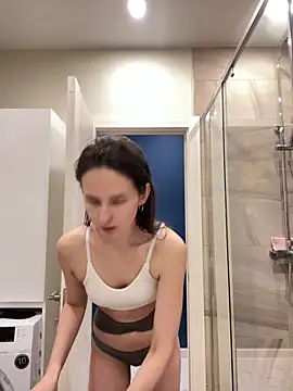 LAUREL HAZEL online show from February 2025 03:59:01 PM