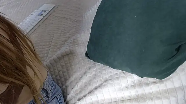 Kiradoll27 online show from December 2025 10:34:02 AM