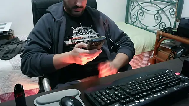 Snapshot of Italian_dark_desire chatting on November 2025 10:29:01 AM Italian dark desire online show from November 2025 10:29:01 AM