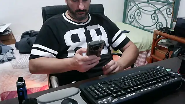 Snapshot of Italian_dark_desire chatting on December 2025 10:19:01 PM Italian dark desire online show from December 2025 10:19:01 PM