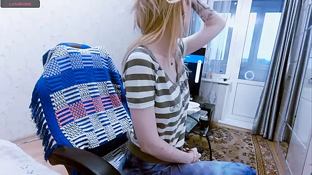 YogisticJuli666 online show from January 2025 06:53:02 AM