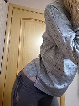 YogisticJuli666 online show from January 2025 06:33:01 AM