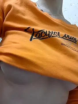 YogisticJuli666 online show from February 2025 06:00:02 PM