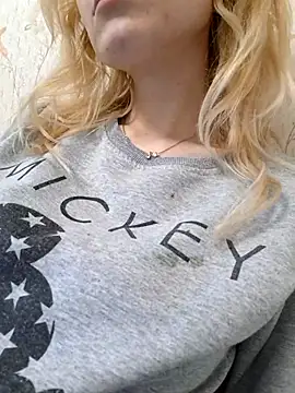 YogisticJuli666 online show from March 2025 06:13:02 AM