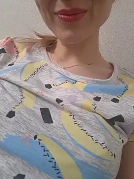 YogisticJuli666 online show from October 2025 05:31:01 AM