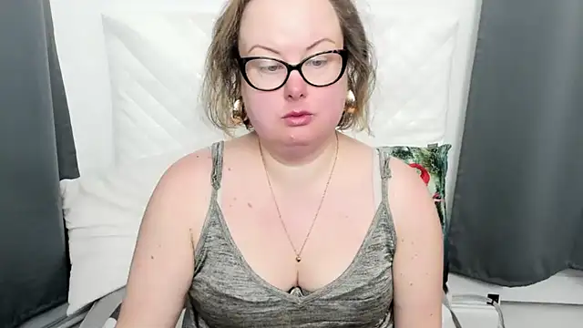 Snapshot of dirtyBonnie chatting on March 2026 05:35:02 AM dirtyBonnie online show from March 2026 05:35:02 AM