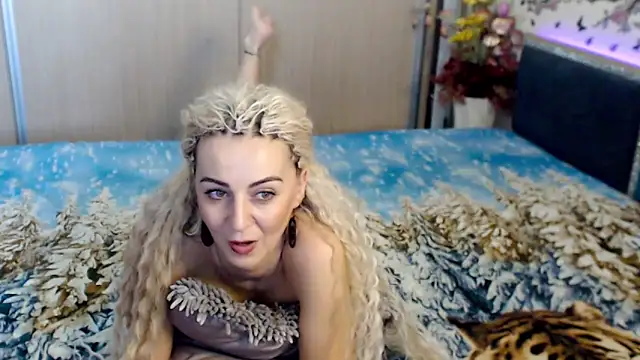 Snapshot of MirabelaSweet chatting on March 2025 10:07:02 AM MirabelaSweet online show from March 2025 10:07:02 AM