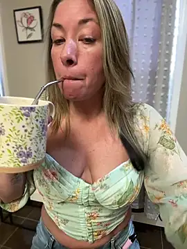  NinaLuvSins  online show from April 2026 04:15:01 PM