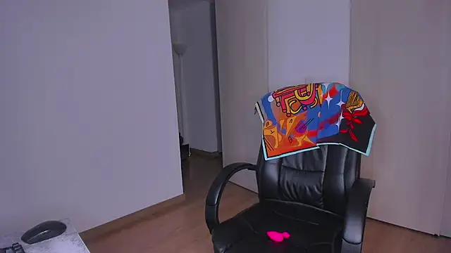 Lisegg  online show from October 2025 10:05:02 AM