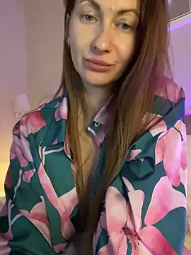 Luna Hoty online show from March 2025 04:02:02 AM