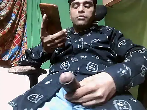 Snapshot of desiboy1101 chatting on December 2024 01:32:01 PM desiboy1101 online show from December 2024 01:32:01 PM