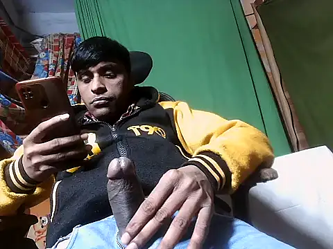 Snapshot of desiboy1101 chatting on January 2025 01:19:01 PM desiboy1101 online show from January 2025 01:19:01 PM