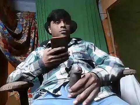 Snapshot of desiboy1101 chatting on January 2025 01:13:02 PM desiboy1101 online show from January 2025 01:13:02 PM