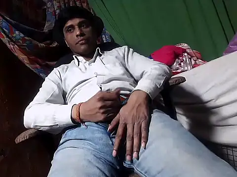 Snapshot of desiboy1101 chatting on January 2025 01:32:02 PM desiboy1101 online show from January 2025 01:32:02 PM