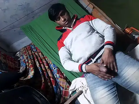 Snapshot of desiboy1101 chatting on February 2025 02:52:01 PM desiboy1101 online show from February 2025 02:52:01 PM