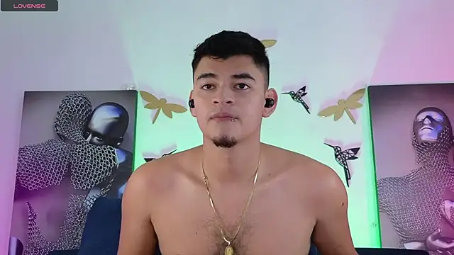 VikoHands online show from October 2025 10:43:02 PM