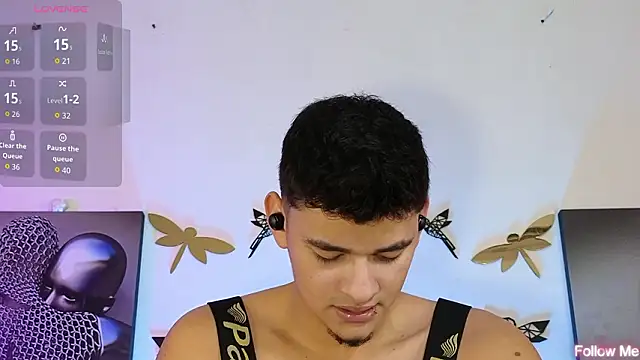 Snapshot of VikoHands chatting on February 2026 02:02:02 AM VikoHands online show from February 2026 02:02:02 AM