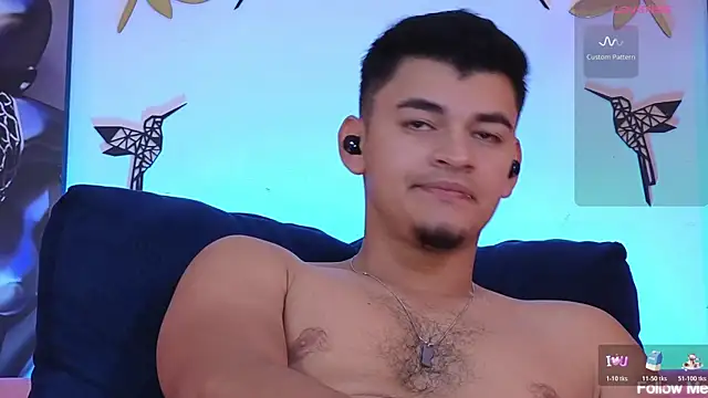 Snapshot of VikoHands chatting on April 2026 01:06:01 AM VikoHands online show from April 2026 01:06:01 AM