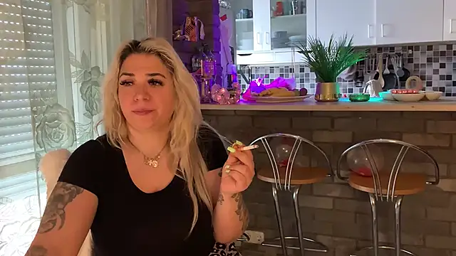 Snapshot of Monageil chatting on February 2025 11:05:01 AM Monageil online show from February 2025 11:05:01 AM