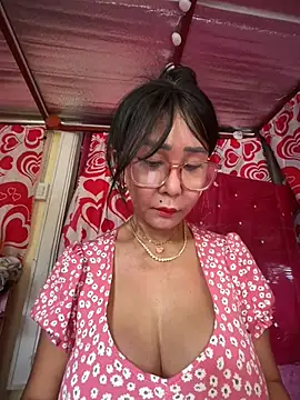 Snapshot of sweetieme chatting on June 2026 01:34:02 AM sweetieme online show from June 2026 01:34:02 AM