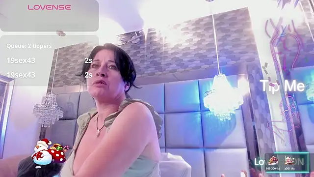 LADY HELLEN online show from November 2025 07:05:02 PM