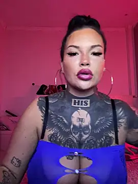 Snapshot of _MelinaCurves_ chatting on April 2026 10:09:02 PM MelinaCurves online show from April 2026 10:09:02 PM