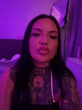 Snapshot of _MelinaCurves_ chatting on April 2026 09:18:02 PM MelinaCurves online show from April 2026 09:18:02 PM