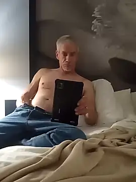 Snapshot of Biknight chatting on December 2024 08:26:02 PM Biknight online show from December 2024 08:26:02 PM