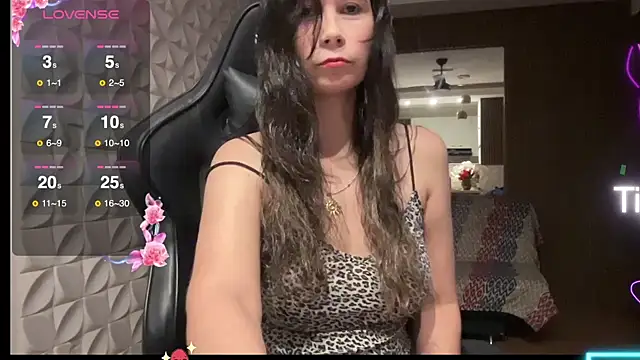 Leilacharlotte online show from January 2026 11:19:02 PM