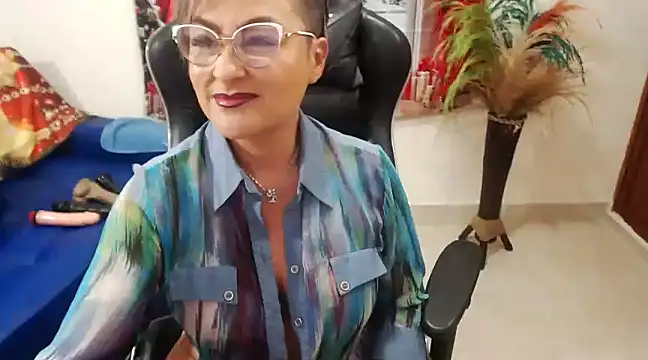 Snapshot of Tamara_Luaren chatting on December 2024 09:28:02 PM Tamara Luaren online show from December 2024 09:28:02 PM