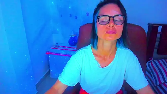 Snapshot of BrianaGarner chatting on October 2025 04:20:02 AM BrianaGarner online show from October 2025 04:20:02 AM