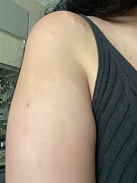 emilyjohanson online show from January 2025 02:02:02 PM