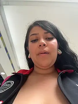 Snapshot of emilyjohanson chatting on April 2026 04:07:02 PM emilyjohanson online show from April 2026 04:07:02 PM