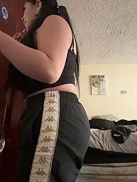 emilyjohanson online show from May 2026 09:21:01 PM