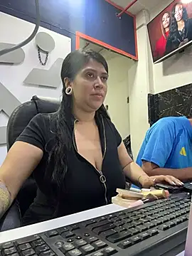 emilyjohanson online show from June 2026 06:50:01 PM