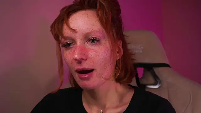 Liuba Fox online show from November 2025 07:01:02 PM