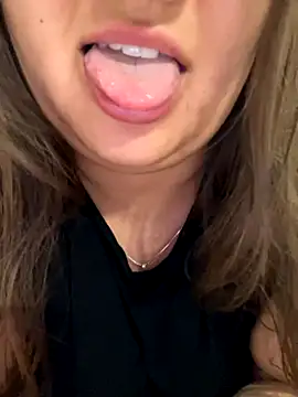 Snapshot of Jane_BBW chatting on September 2025 03:30:02 AM Jane BBW online show from September 2025 03:30:02 AM