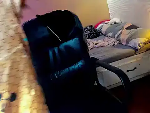 Snapshot of HOTnWILDalice chatting on March 2025 01:56:01 AM HOTnWILDalice online show from March 2025 01:56:01 AM