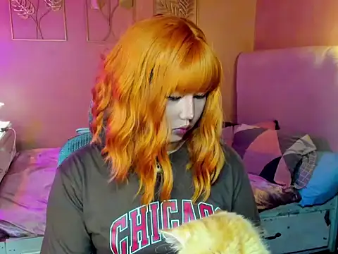 Snapshot of HOTnWILDalice chatting on October 2025 04:20:02 AM HOTnWILDalice online show from October 2025 04:20:02 AM